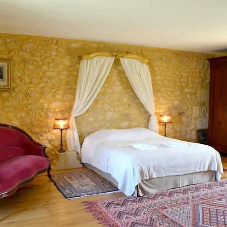 With 4 Bedrooms In With Private Pool Furnished Garden And Wifi Domme