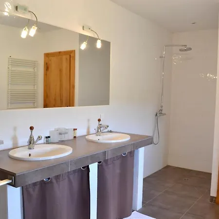 With 4 Bedrooms In With Private Pool Furnished Garden And Wifi Willa Domme